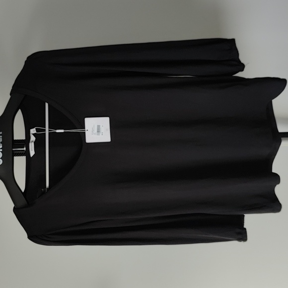 blumind Tops - BNWT - black blouse